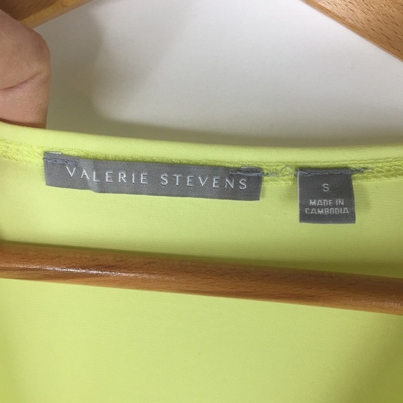 Valerie Stevens neon bright yellow tie front silver button v neck top wms small - Picture 4 of 6